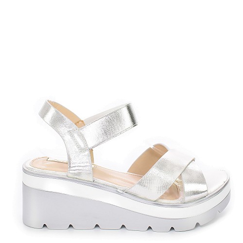 Srebrni sandali s peto NAP-701G